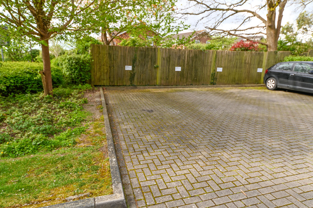 Gardener Close